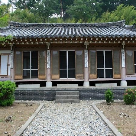 Hotel Goseong Choi Pilgan'S Old House Exteriér fotografie