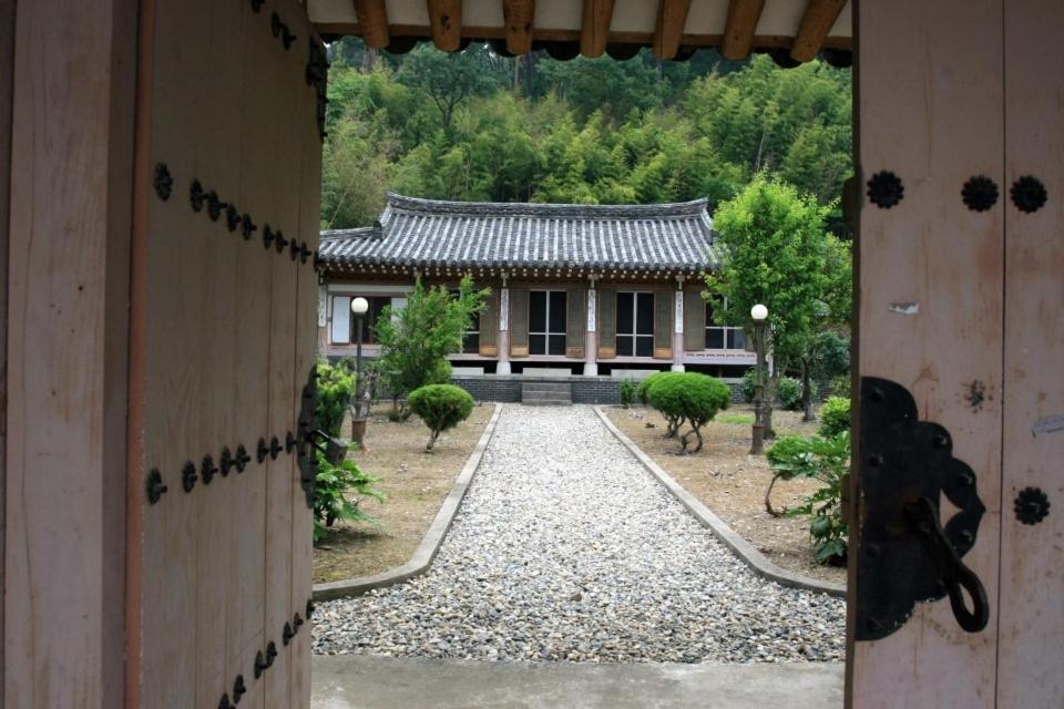 Hotel Goseong Choi Pilgan'S Old House Exteriér fotografie